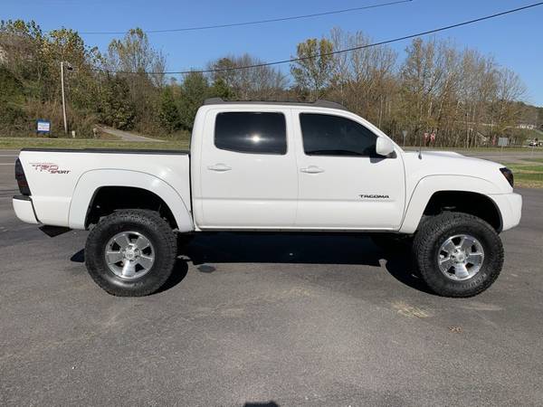 2011 TOYOTA TACOMA * 4X4 * Towing Pkg * We FINANCE / TAKE TRADES -... for sale in Sevierville, TN – photo 16