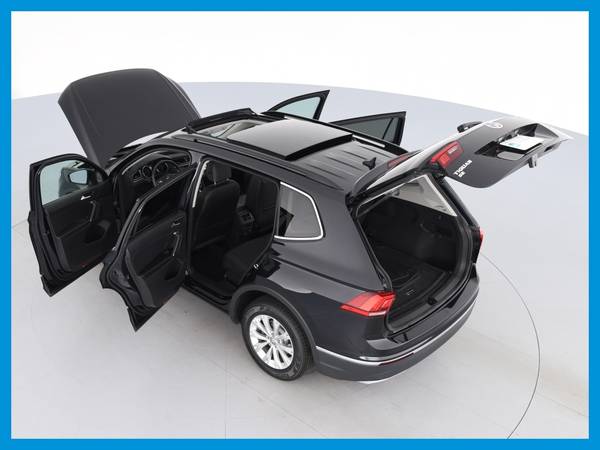 2018 VW Volkswagen Tiguan 2 0T SE 4MOTION Sport Utility 4D suv Black for sale in Chaska, MN – photo 17