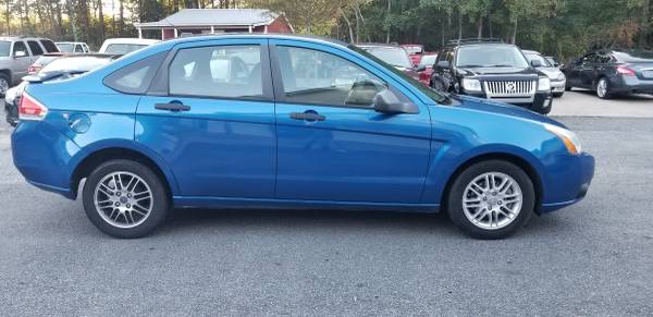 2010 Ford Focus SE excellent condition runs great for sale in Cumming, GA – photo 2