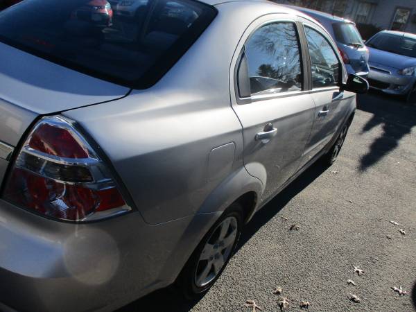 CHEVROLET 2010 AVEO SUPER CLEAN GAS SAVER LOW MILES ONLY 118K - cars... for sale in Springfield, MA – photo 4