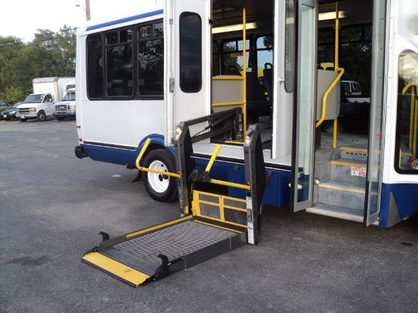 2010 FORD E450 SHUTTLE BUS HANDICAP ACCESSIBLE WHEELCHAIR LIFT for sale in skokie, IN – photo 13