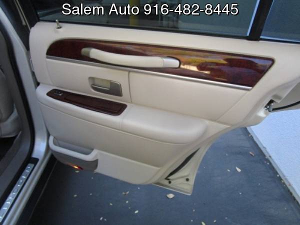 2003 Lincoln Town Car CARTIER - SUNROOF - LEATHER AND HEATED SEATS -... for sale in Sacramento , CA – photo 17