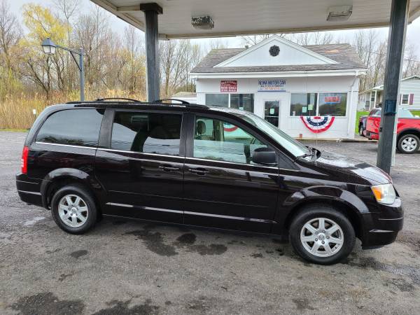 2010 Chrysler Town & Country Two Owners No Accidents Stow & Go for sale in Oswego, NY – photo 4