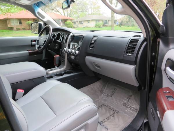 2011 Toyota Sequoia Platinum 4X4-1 Owner! NAV! DVD! Moon! LOADED! for sale in West Allis, WI – photo 17