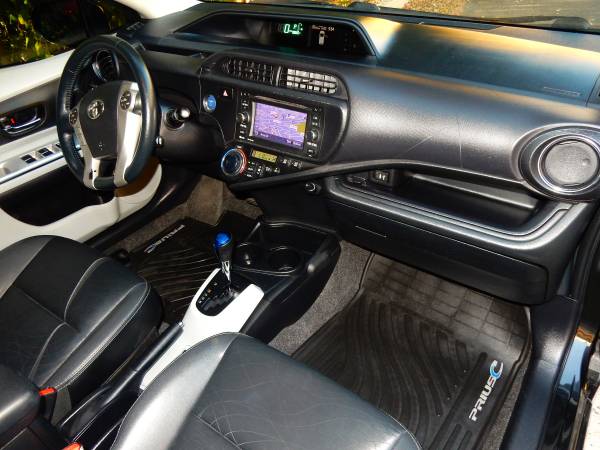 2013 TOYOTA PRIUS C 4 | CLEAN TITLE | LEATHER | NAVIGATION | SUNROOF for sale in Woodland Hills, CA – photo 13