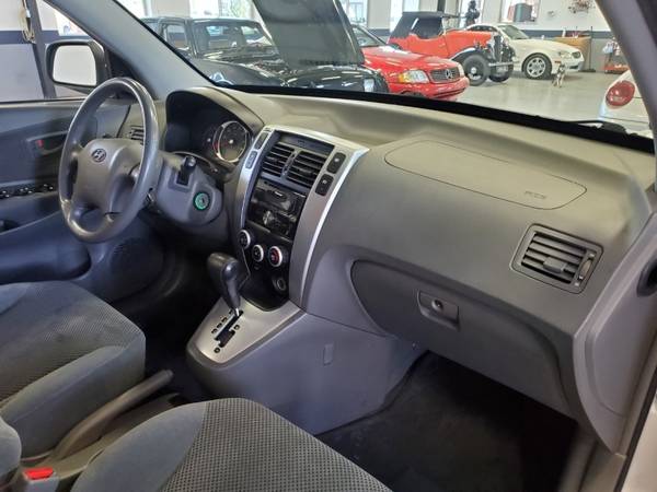 2006 Hyundai Tucson 4dr GLS 4WD 2 7L V6 Auto - - by for sale in Bend, OR – photo 11