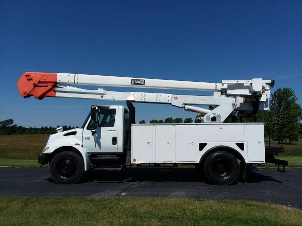 53k Miles 60' Material Handling 2004 International 4300 Bucket Truck for sale in Hampshire, MN – photo 14