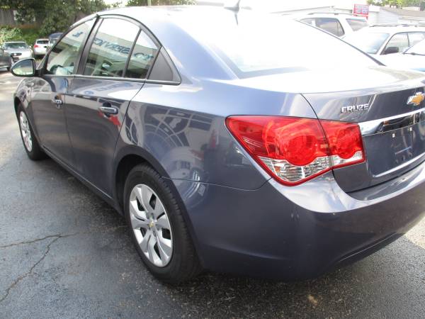 2013 Chevy Cruze LS **Low Miles/Cold AC & Clean Title** - cars &... for sale in Roanoke, VA – photo 8