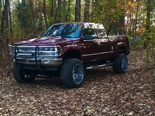 1997 Burgundy Chevrolet K2500HD with body and suspension lift. -... for sale in Lillington, NC – photo 2