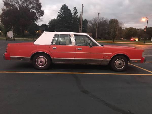 1988 Lincoln Town Car - cars & trucks - by owner - vehicle... for sale in Sun Prairie, WI – photo 4
