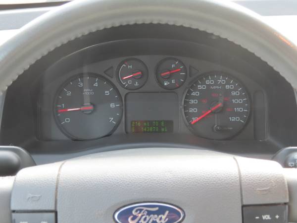 2005 Ford Freestyle SEL - 3RD ROW, 143K, heated mirrors, good tires... for sale in Farmington, MN – photo 12