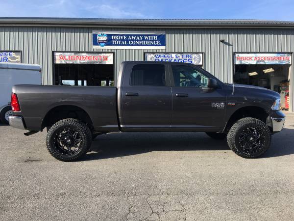 2019 RAM 1500 SLT Crew Cab 6" Lifted In House! Custom 20's 35" Tires! for sale in Bridgeport, NY – photo 7