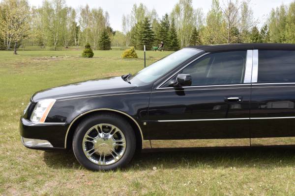 REDUCED $6K ONE-OF-A-KIND 2010 CADILLAC DTS GOLD VINTAGE SEDAN LN for sale in Ontonagon, MN – photo 4