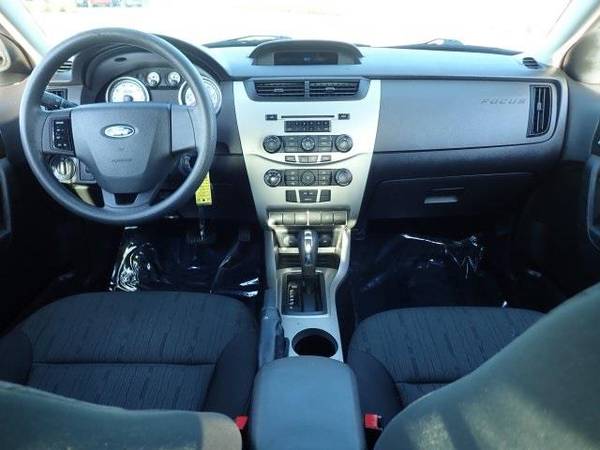 2009 Ford Focus sedan SE (Brilliant Silver Clearcoat for sale in Sterling Heights, MI – photo 16