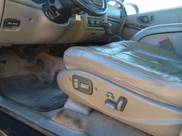 1999 Oldsmobile Bravada AWD SmartTrak - heated seats, camper/towing... for sale in Farmington, MN – photo 17