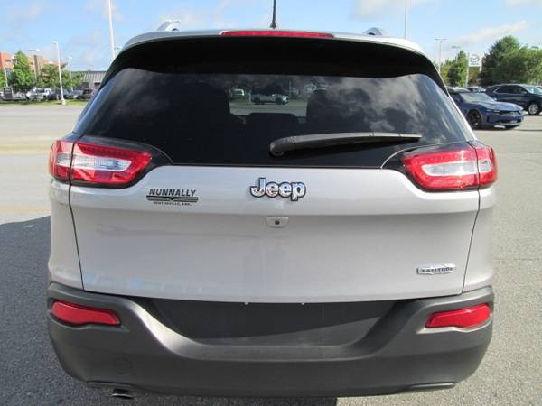 2018 Jeep Cherokee Latitude suv billet silver metallic clearcoat -... for sale in Bentonville, AR – photo 7