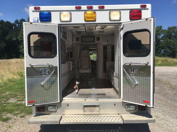 2005 Ford E450 Ambulance for sale in WOODLAWN, IL – photo 14