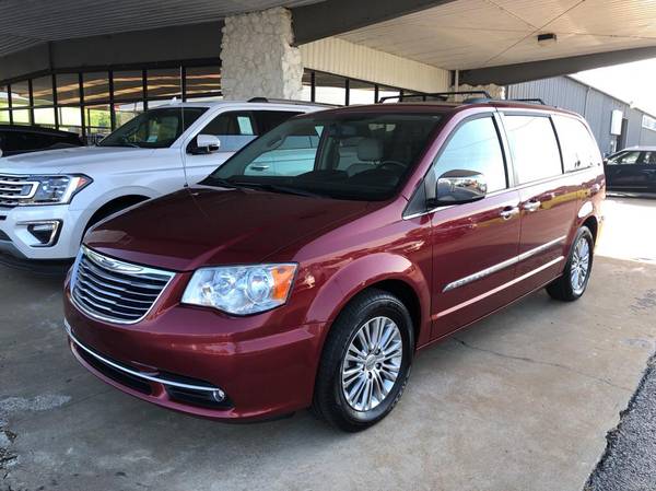 2013 Chrysler Town Country Touring-L for sale in Martin, TN – photo 2