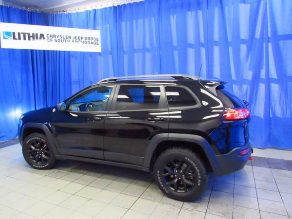 2018 Jeep Cherokee Trailhawk 4x4 - cars & trucks - by dealer -... for sale in Anchorage, AK – photo 10