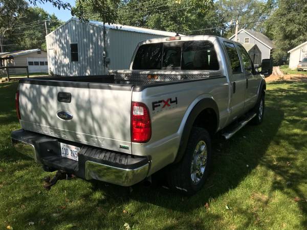 2011 Ford F-250 Crew Cab Short Bed 4x4 Gas for sale in Bushnell, IL – photo 4