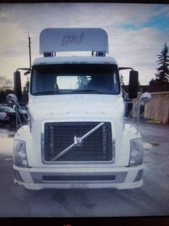 2009 Volvo 3 axle day cab AutoShift 766k white - cars & trucks - by... for sale in East Portland Gresham Oregon, OR – photo 7