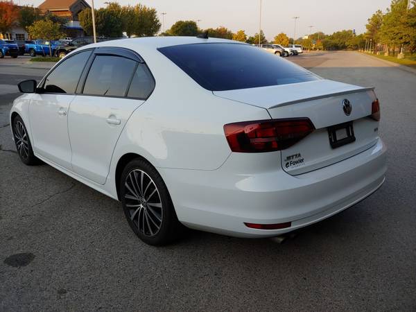 2016 VOLKSWAGEN JETTA 1.8T LOW MILES! LEATHER! CLEAN CARFAX! LIKE... for sale in Norman, TX – photo 4