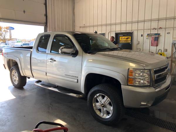 2010 Chevy Silverado Ext Cab LT for sale in Rochester, MN