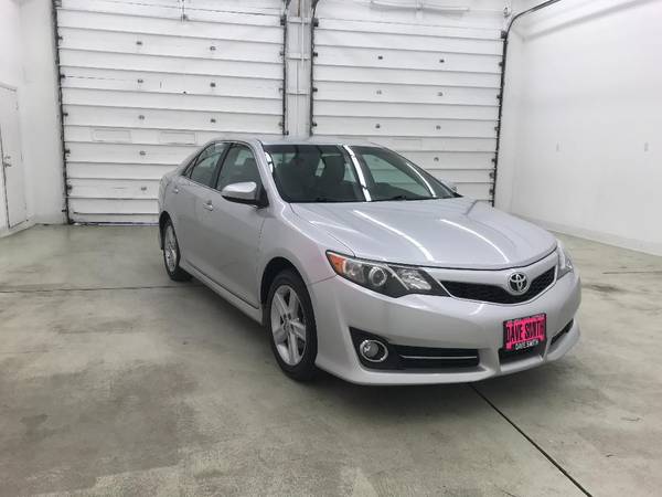2014 Toyota Camry SE - - by dealer - vehicle for sale in Kellogg, ID – photo 2