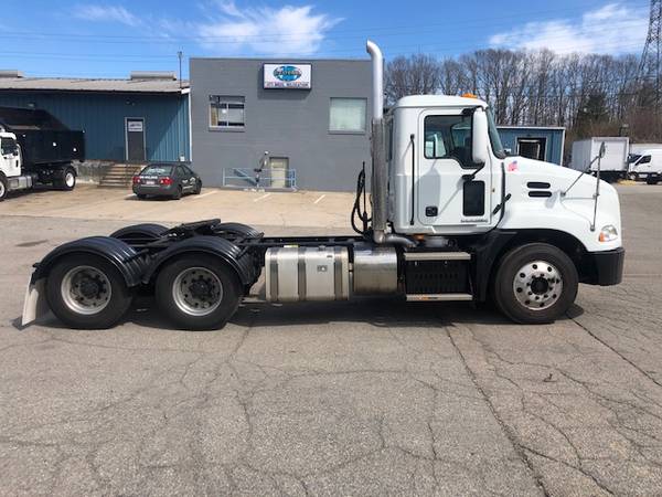 2012 Mack Pinnacle Tandem Axle Tractor #0088 - cars & trucks - by... for sale in East Providence, RI – photo 6