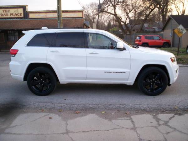2015 Jeep Grand Cherokee Laredo 4WD - cars & trucks - by dealer -... for sale in NOBLESVILLE, IN – photo 5