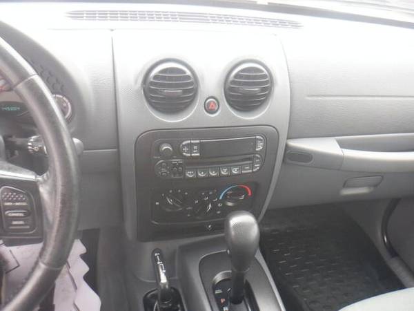 2006 Jeep Liberty Sport - - by dealer - vehicle for sale in Des Moines, IA – photo 10