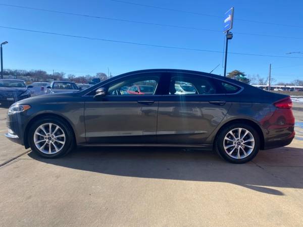 2017 Ford Fusion SE FWD - - by dealer - vehicle for sale in Waterloo, IA – photo 6