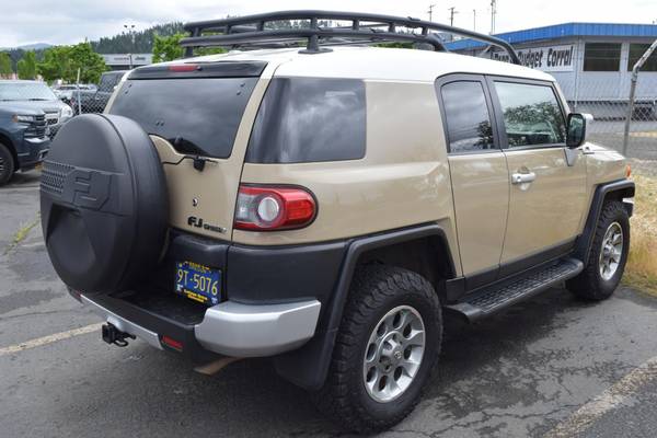 2012 Toyota Fj Cruiser BASE - - by dealer - vehicle for sale in Cottage Grove, OR – photo 2