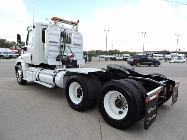 2012 FREIGHTLINER DAYCAB DD13 with for sale in Grand Prairie, TX – photo 13