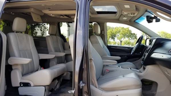 2015 Chrysler Town and Country Limited Platinum for sale in San Antonio, TX – photo 4