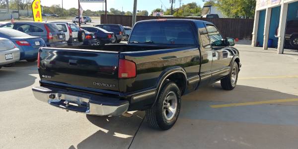 Chevy S10 Extended Cab 5spd! - cars & trucks - by dealer - vehicle... for sale in Oklahoma City, OK – photo 4