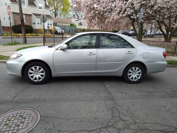 Mint condition 05 toyota camry for sale in Newark , NJ – photo 4