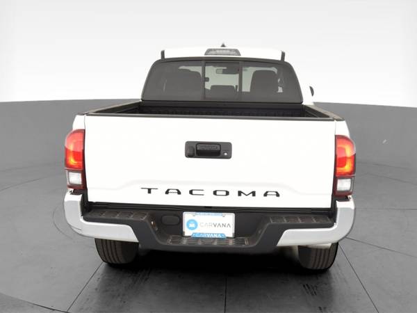2019 Toyota Tacoma Double Cab SR5 Pickup 4D 5 ft pickup White - -... for sale in Park Ridge, IL – photo 9