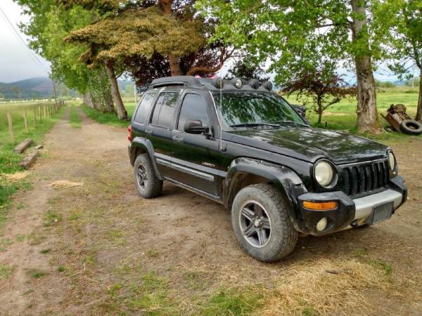04 jeep liberty for sale in Coquille, OR – photo 2