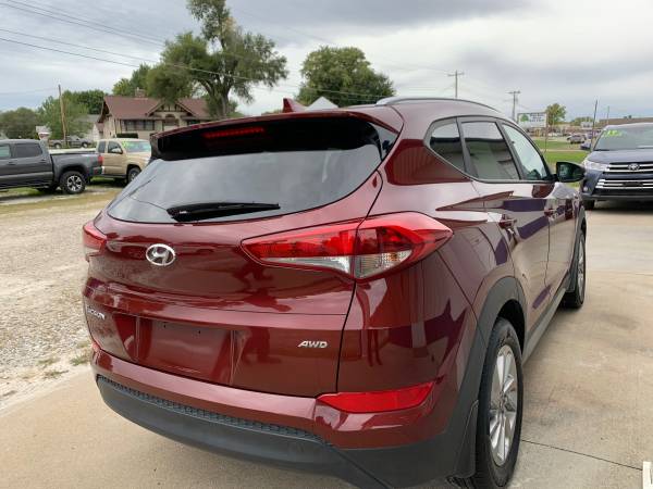 2018 Hyundai Tucson sel leather 4x4 - cars & trucks - by dealer -... for sale in ottumwa, IA – photo 4
