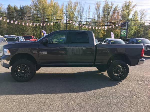 2019 RAM 1500 SLT Crew Cab 6" Lifted In House! Custom 20's 35" Tires! for sale in Bridgeport, NY – photo 4