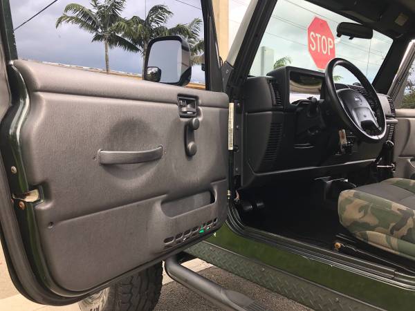 2005 Jeep Wrangler X 4x4 6 Speed MINT for sale in Fort Lauderdale, FL – photo 16