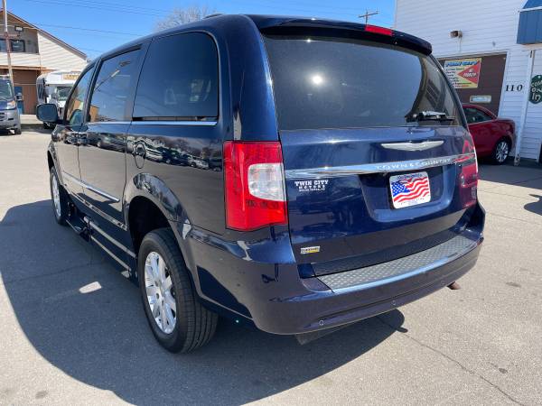 2014 Chrysler Town and Country/Amerivan Handicap Conversion for sale in Grand Forks, ND – photo 8