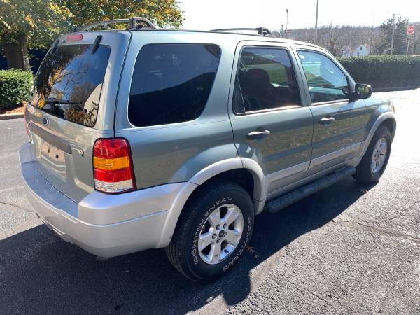 2007 FORD ESCAPE - XLT - 3.0L V6 - 4WD - GREAT MILES & RUNS GREAT!!... for sale in York, PA – photo 4