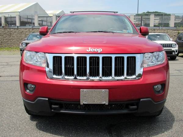 2011 Jeep Grand Cherokee Laredo hatchback Inferno Red Crystal Pearl for sale in Boyertown, PA – photo 2