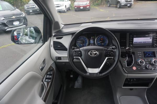 2018 Toyota Sienna XLE for sale in McMinnville, OR – photo 13