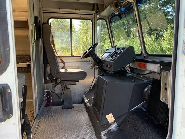 2004 Workhorse P42 diesel 44k miles for sale in Vancouver, OR – photo 8