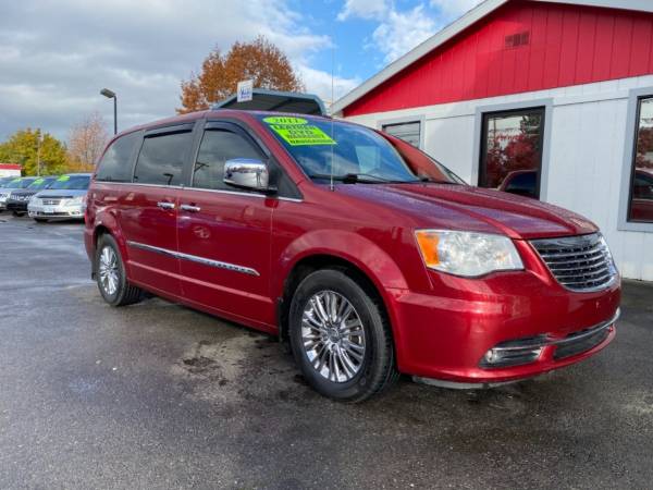 2011 CHRYSLER TOWN & COUNTRY LIMITED MINIVAN 4D Minivan - cars &... for sale in Portland, OR – photo 9