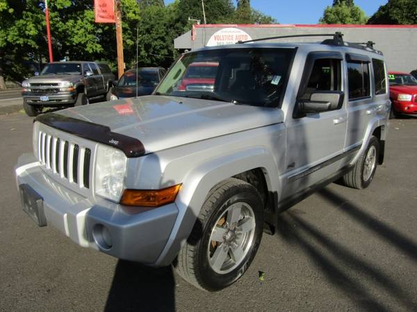 2006 Jeep Commander 4dr 4X4 *SILVER* 65 EDITION RUNS AWESOME !! -... for sale in Milwaukie, OR – photo 2