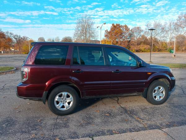 Immaculate 2007 honda pilot - cars & trucks - by owner - vehicle... for sale in Ann Arbor, MI – photo 9